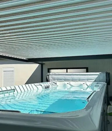 Aloha &spa En Bordure De Garrigue アパート フルーリー