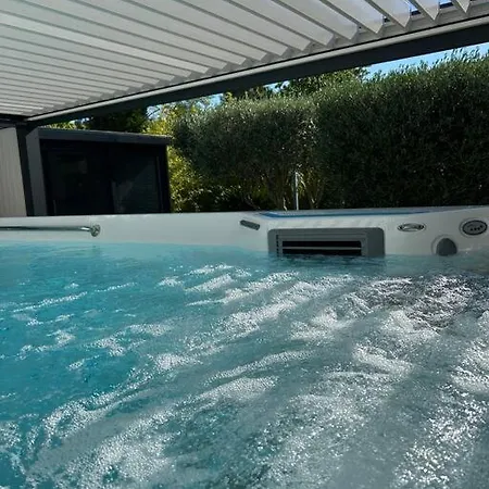 Aloha &spa En Bordure De Garrigue アパート フルーリー