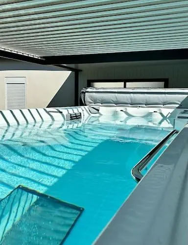 Aloha &spa En Bordure De Garrigue Lägenhet